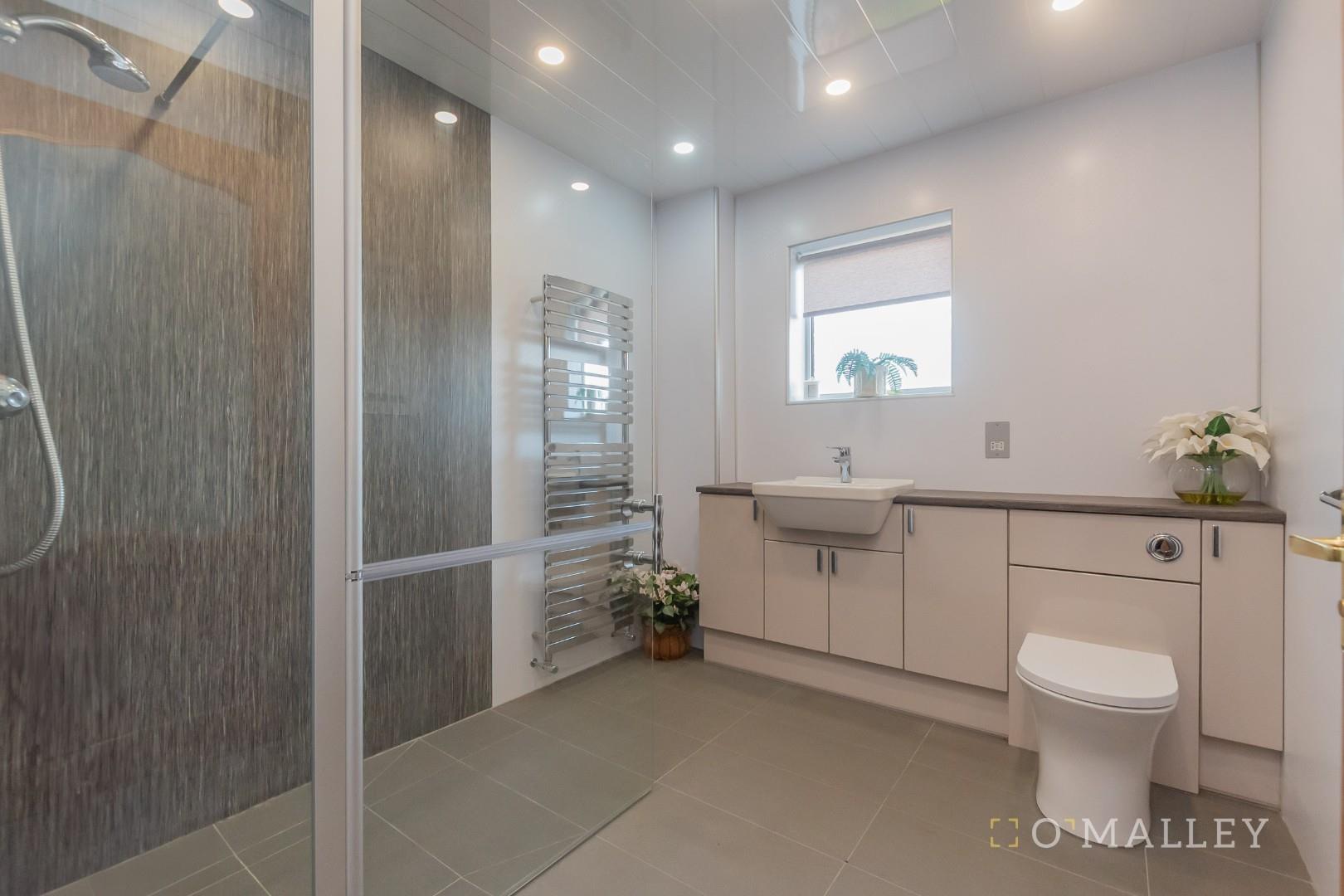 29. Bathroom 2.jpg